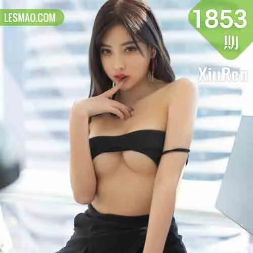 秀人网 杨晨晨sugar No.1853在线看图，纯白梦境与暗夜玫瑰双重魅惑写真全记录