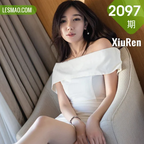 秀人网 伊思思niko No.2097在线看图，春日花园邂逅复古胶片写真与都市天台光影故事全记录