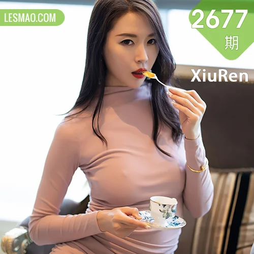 秀人网 梦心月 No.2677在线看图，纯白梦境与复古花房的浪漫邂逅写真摄影全记录