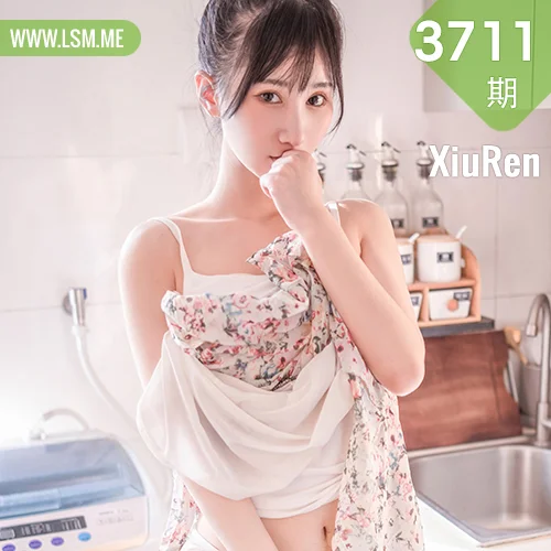 秀人网 小果冻儿 No.3711在线看图，清新少女与纯白花房的浪漫邂逅写真摄影全记录