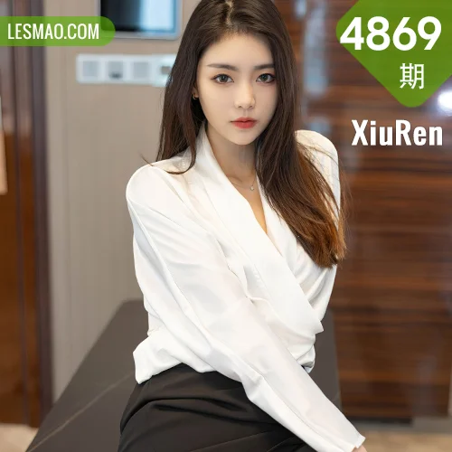 秀人网 可樂Vicky No.4869在线看图，春日森系光影写真全记录，揭秘摄影师如何用镜头捕捉少女灵动瞬间