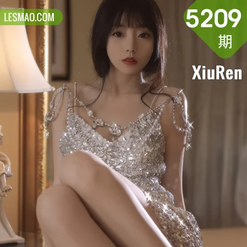 秀人网 佘贝拉Bella No.5209在线看图，初夏光影下的纯白梦境与复古港风写真全记录