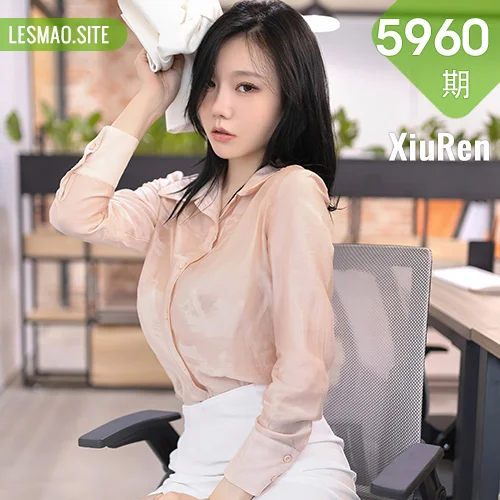 秀人网 安然anran No.5960在线看图，冬日恋歌写真摄影全记录展现光影艺术与女性魅力