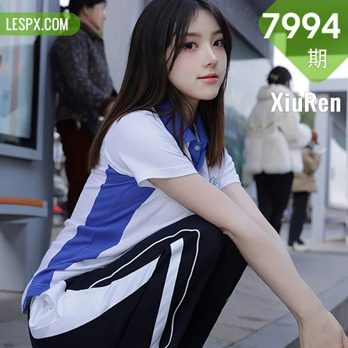 秀人网 豆瓣酱 No.7994在线看图，清新少女与复古女神的双面魅力碰撞写真摄影全记录