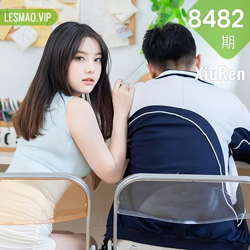 秀人网 豆瓣酱 No.8482在线看图，春日光影间纯白恋曲与午后花园絮语写真全记录