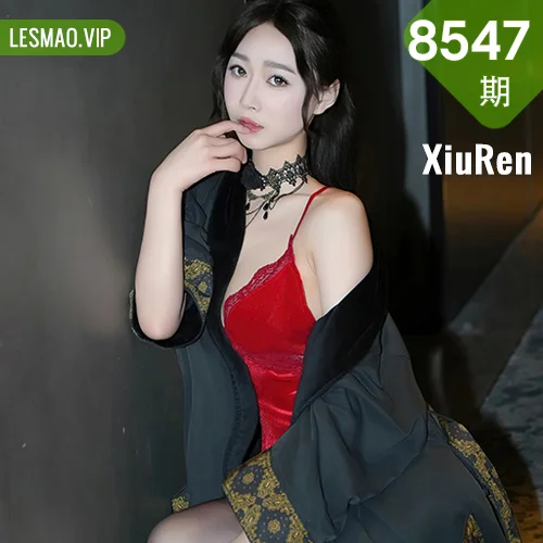 秀人网 软糖爱喝奶 No.8547在线看图，春日蜜语写真集展现元气少女的梦幻光影日记