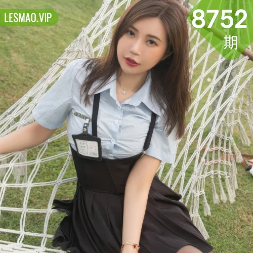 秀人网 绮里嘉ula No.8752在线看图，纯白梦境与暗夜花火交织的视觉盛宴全记录