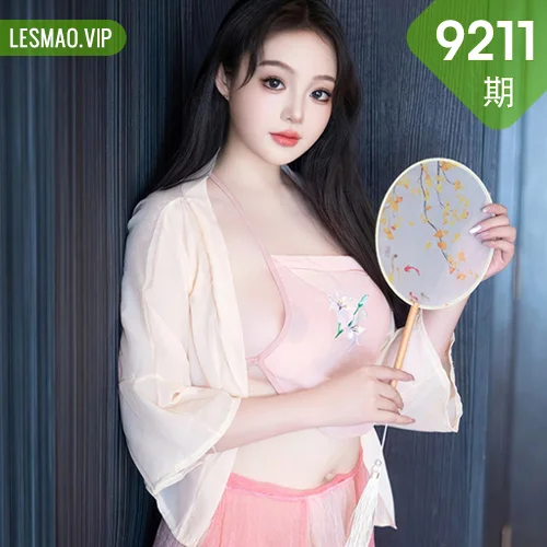 秀人网 潘多拉哦 No.9211在线看图，纯欲系写真摄影幕后全记录从清晨露台到复古影棚的视觉盛宴