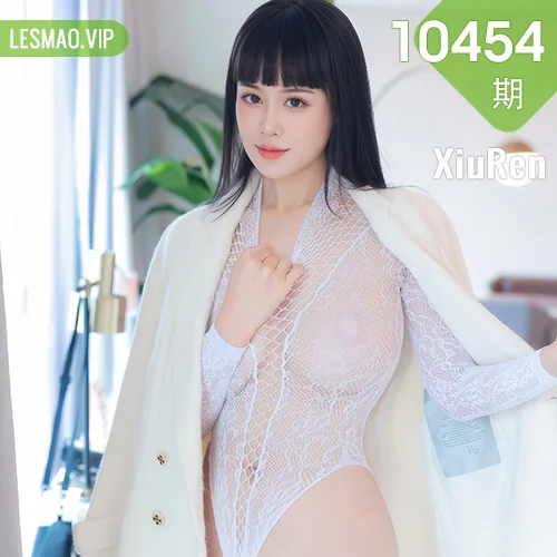 秀人网 瓦达西 No.10454在线看图，纯白梦境与暮光花园交织的视觉盛宴全记录