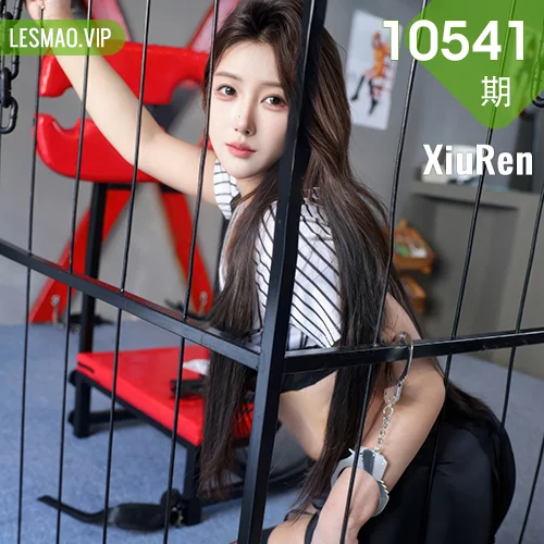 秀人网 梨霜儿 No.10541在线看图，春日私语写真集用镜头捕捉少女与花海的浪漫邂逅