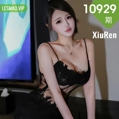 秀人网 甜妮 No.10929在线看图，午后花园与复古阁楼中的光影诗篇少女写真摄影全记录