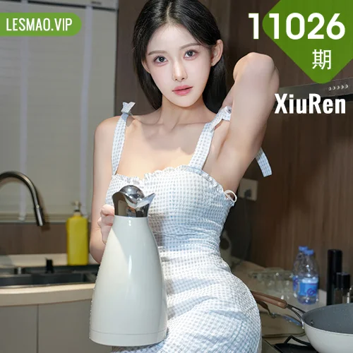 秀人网 梨霜儿 No.11026在线看图，光影交织下的灵动少女与复古庭院邂逅的72帧诗意叙事