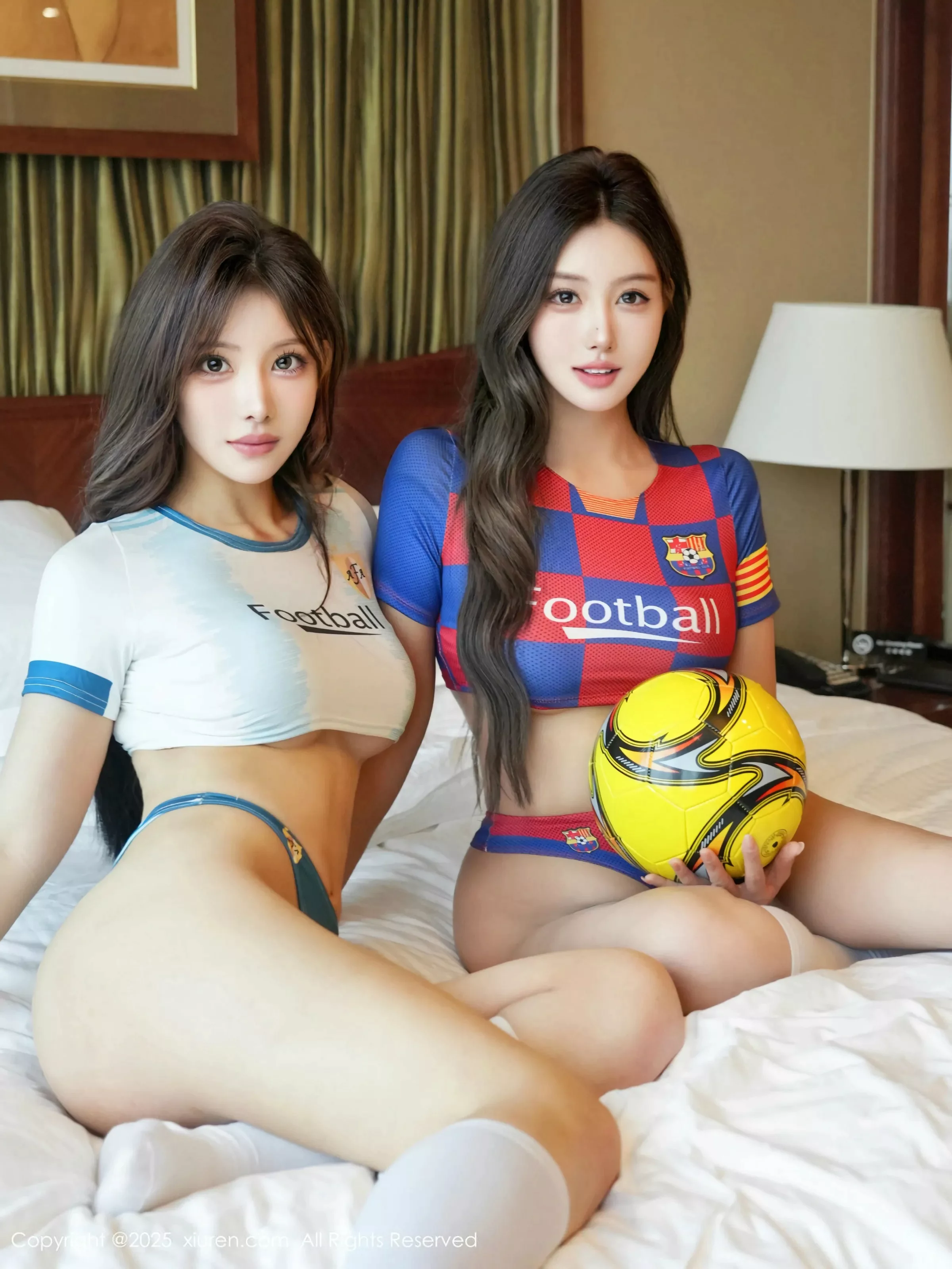 秀人网 金允希Yuki No.10447在线看图，纯白梦境与蔚蓝海岸双重奏写真全记录