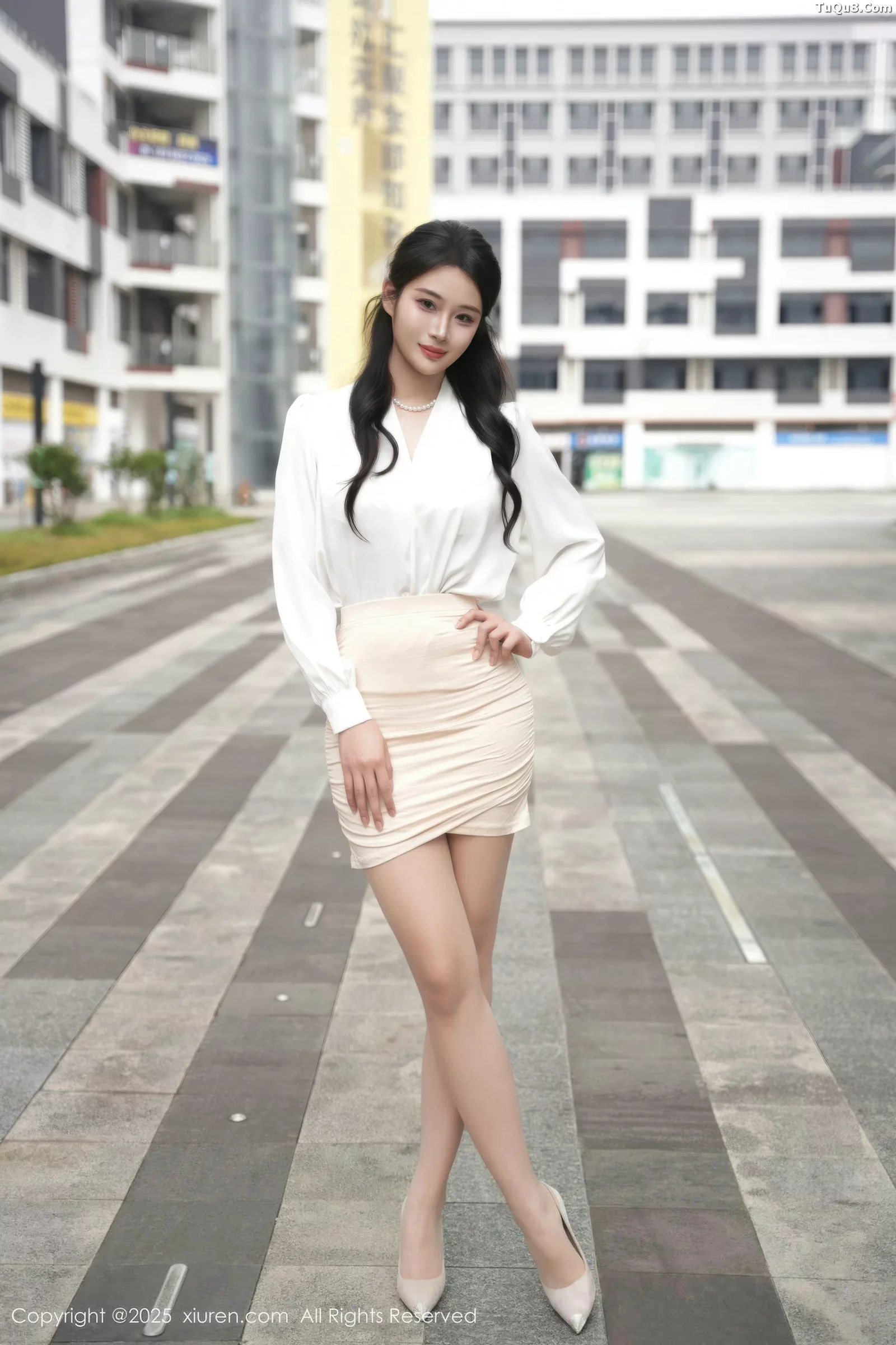 秀人网 南乔 No.10735在线看图，纯白梦境与复古花房双重奏鸣曲写真摄影全记录