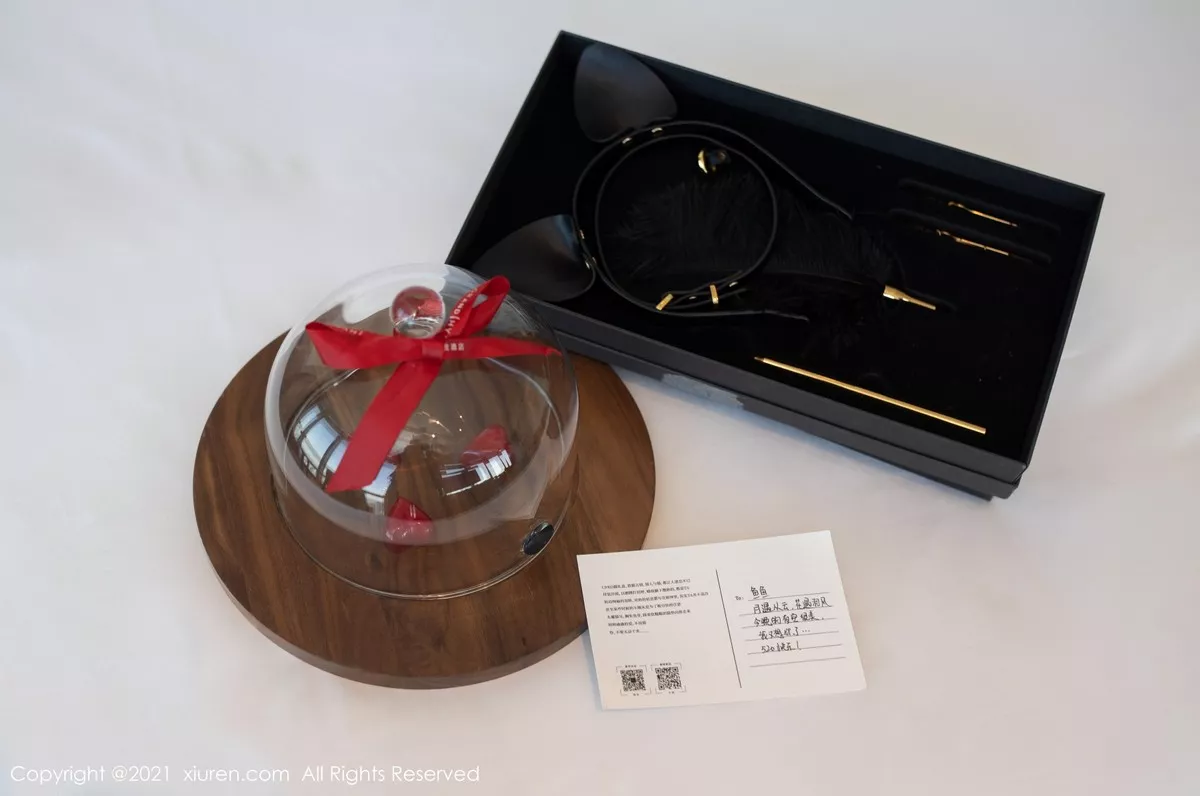 秀人网 鱼子酱Fish No.3560在线看图，清新少女与浪漫光影交织的初夏写真全记录