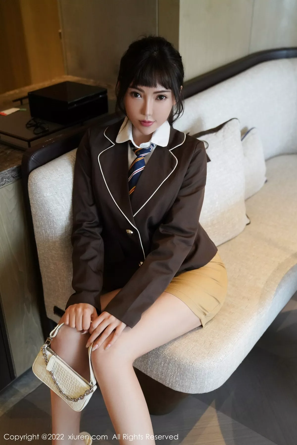 秀人网 萌汉药baby No.4937在线看图，清新少女与纯白花嫁的梦幻摄影全记录